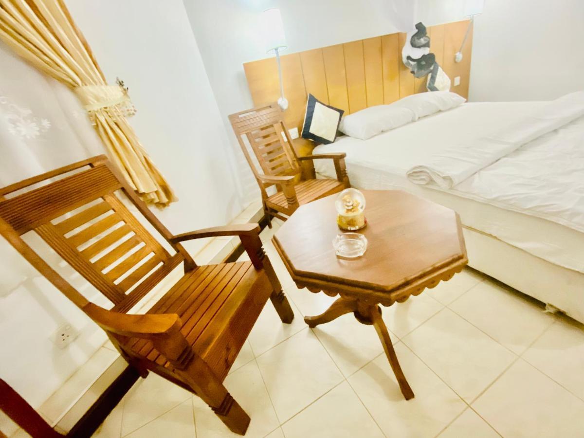 היקדואה Hikka Paradise Guest House מראה חיצוני תמונה
