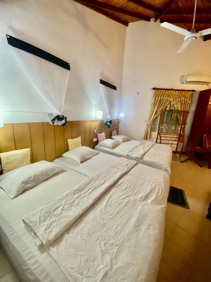 היקדואה Hikka Paradise Guest House מראה חיצוני תמונה