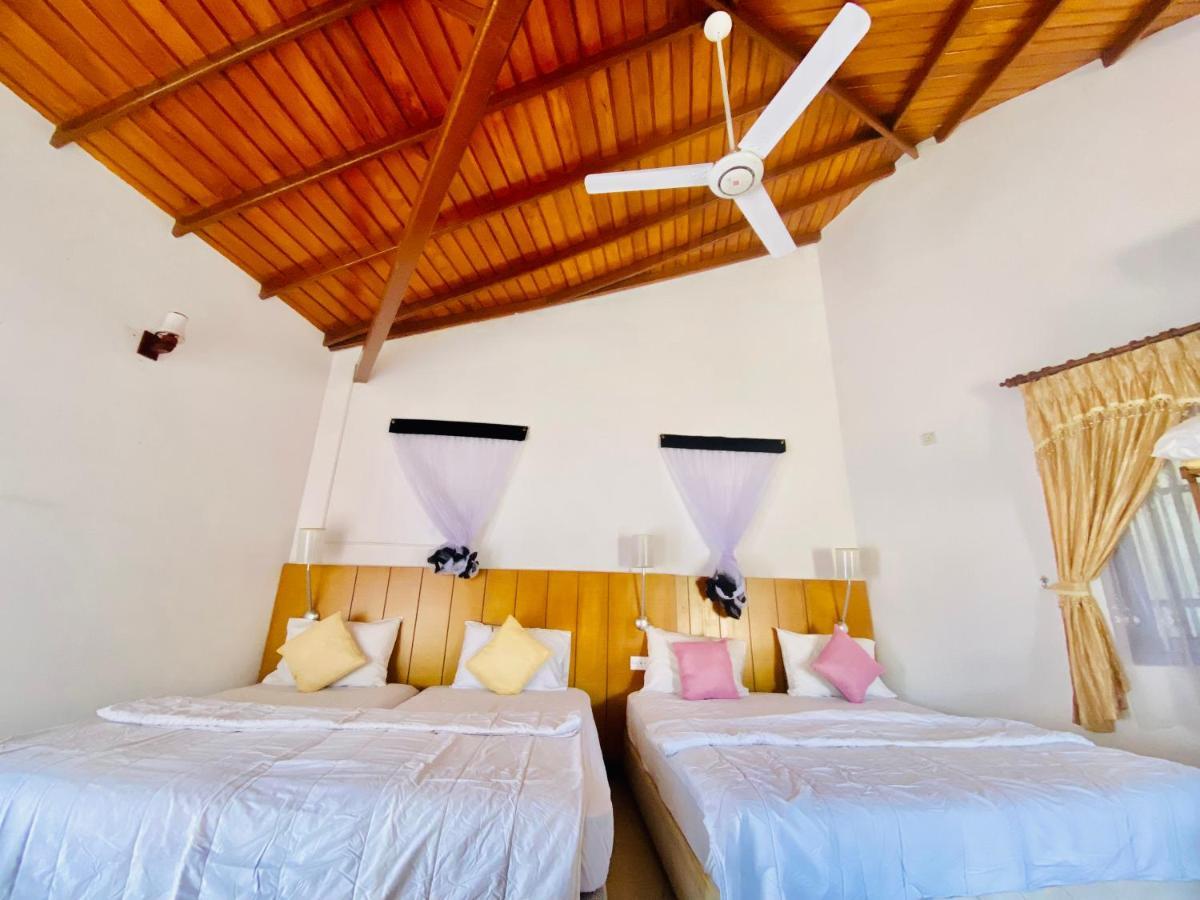 היקדואה Hikka Paradise Guest House מראה חיצוני תמונה
